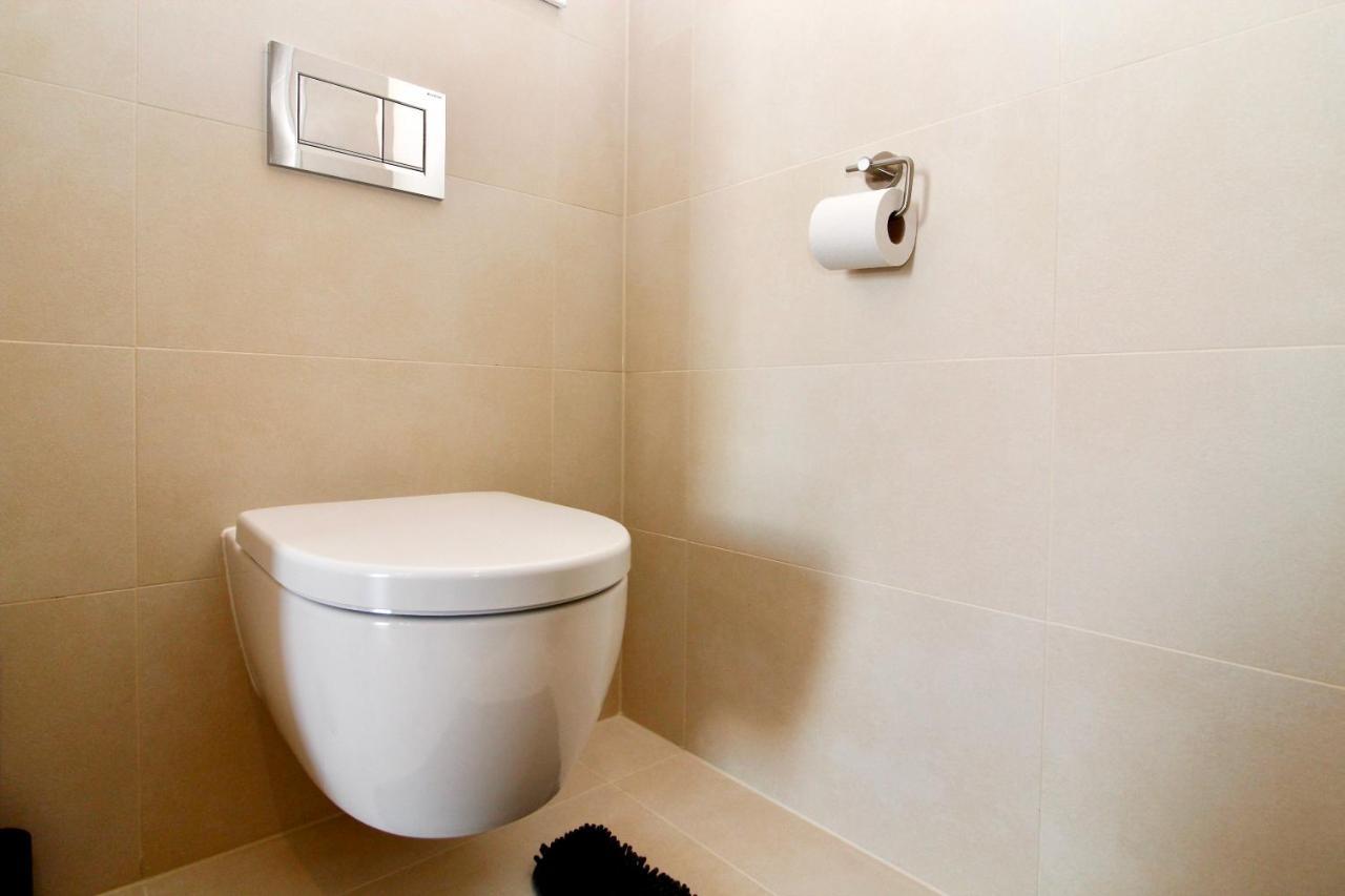 Appartement Modern Balcony With Pool Close To In 