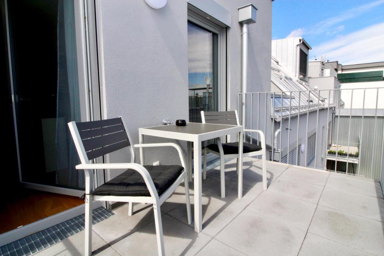 Appartement Modern Balcony With Pool Close To In 
