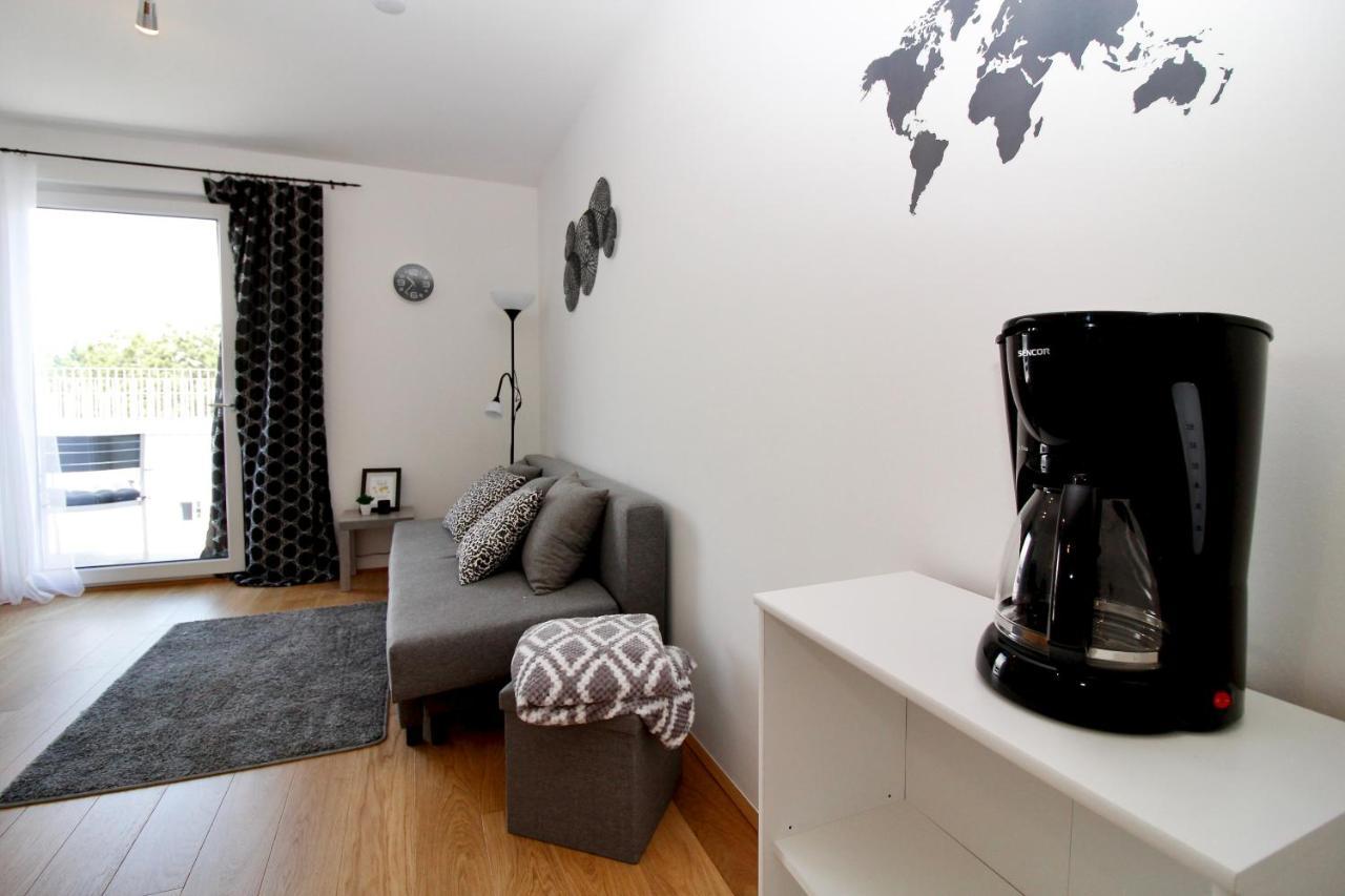 Appartement Modern Balcony With Pool Close To In 