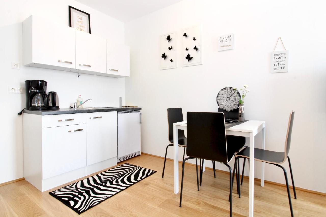 Appartement Modern Balcony With Pool Close To In 